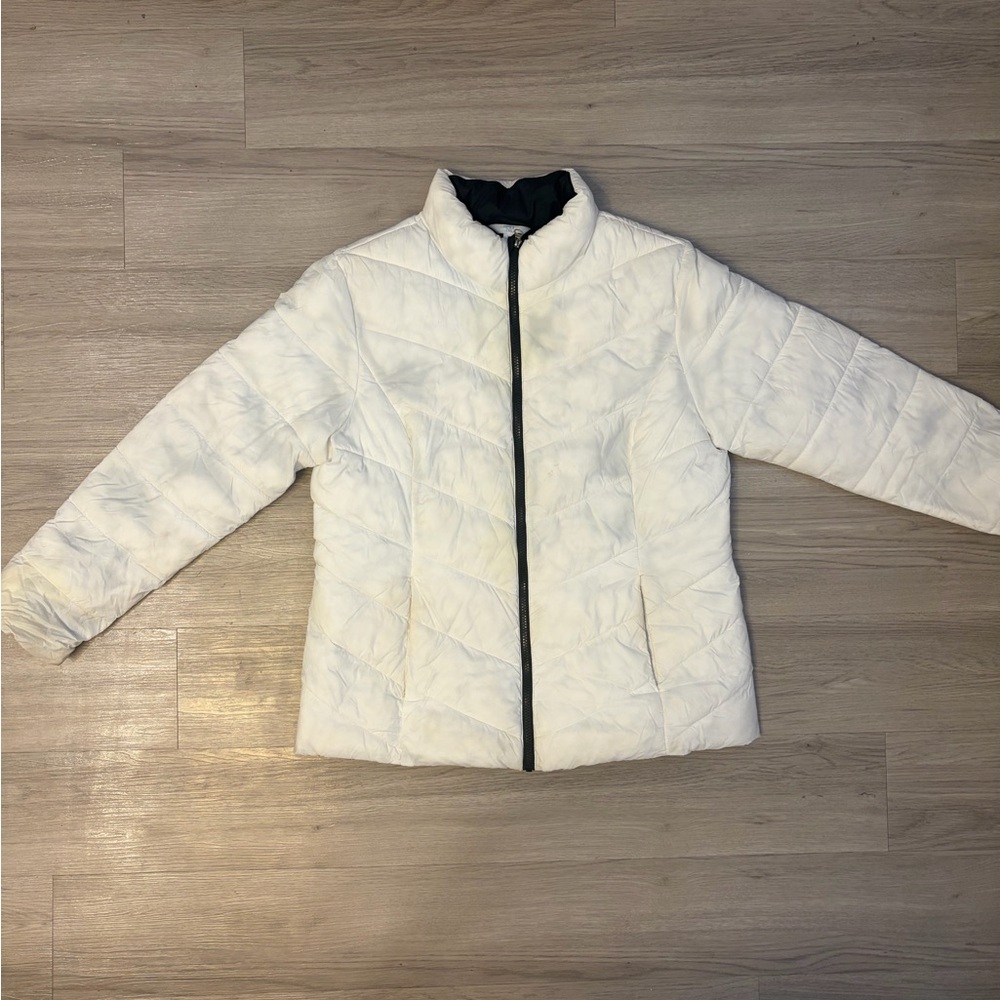 Time and Tru White Quilted Puffer Jacket with Black Trim